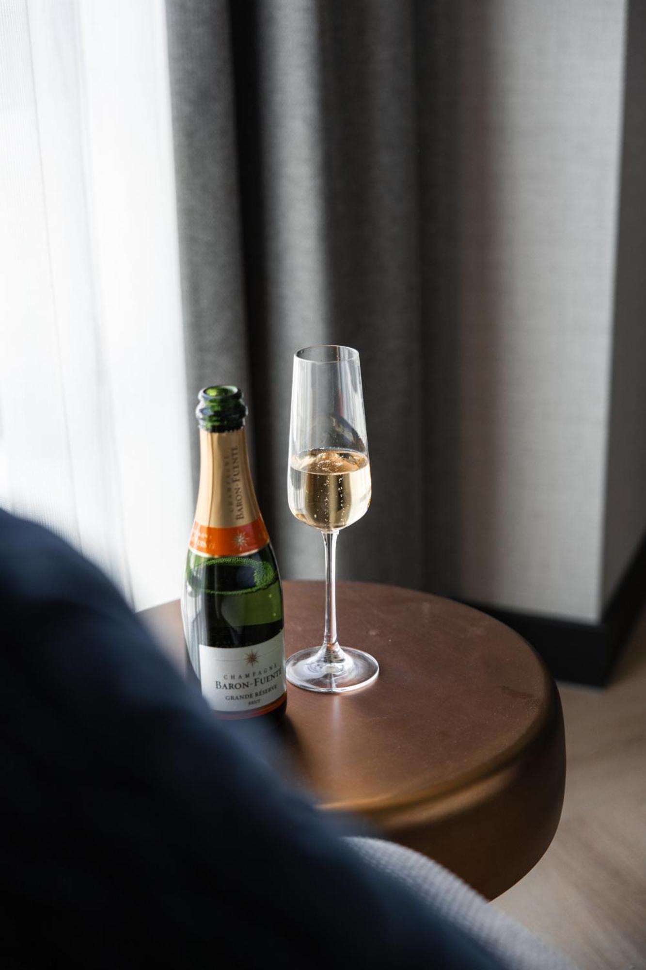 Hotel Twenty-Three Amsterdam Airport Hoofddorp Kültér fotó